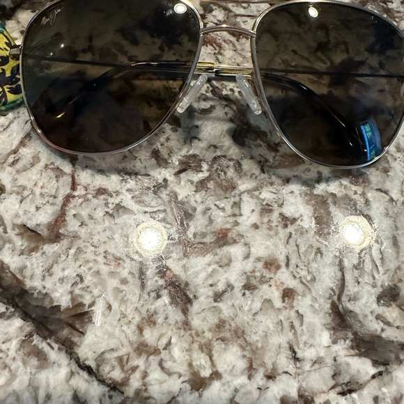 Maui Jim Cliff House Aviator Sunglasses, Gold frame - Picture 7 of 8